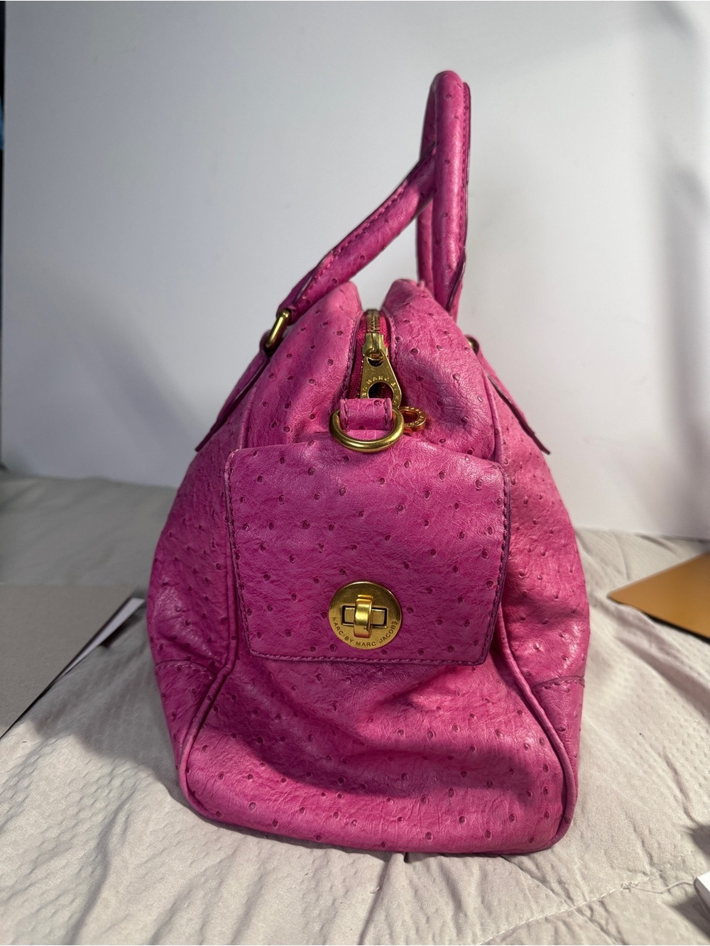 Marc Jacobs Hot Pink Ostrich-Texture Satchel crossbody - Picture 3 of 9